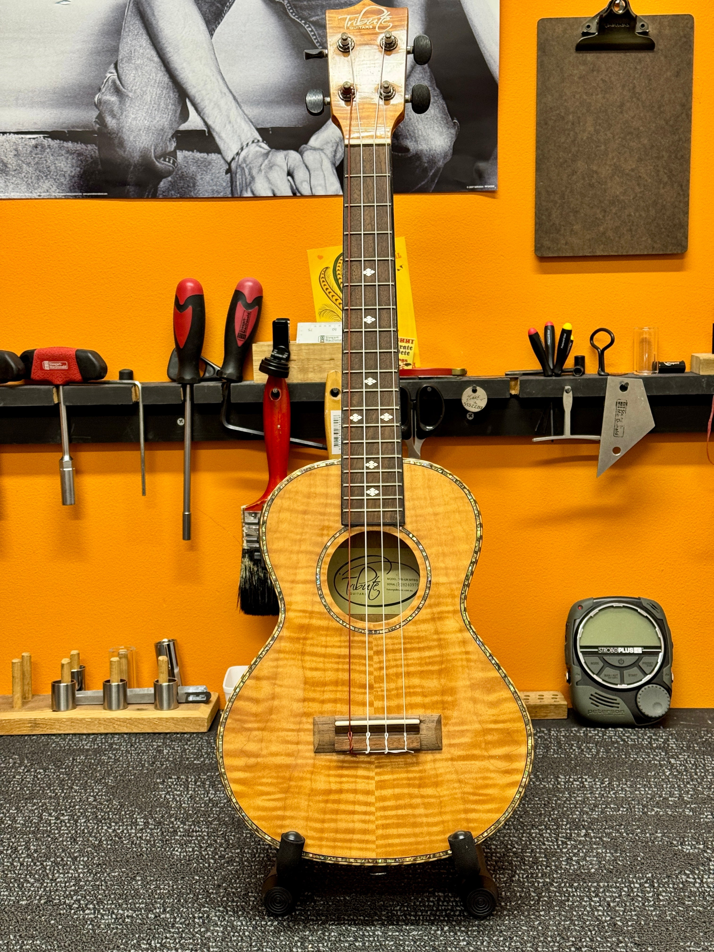 Tribute Guitars TRI-UK 10TEQ Tenor Ukulele - PRE-OWNED