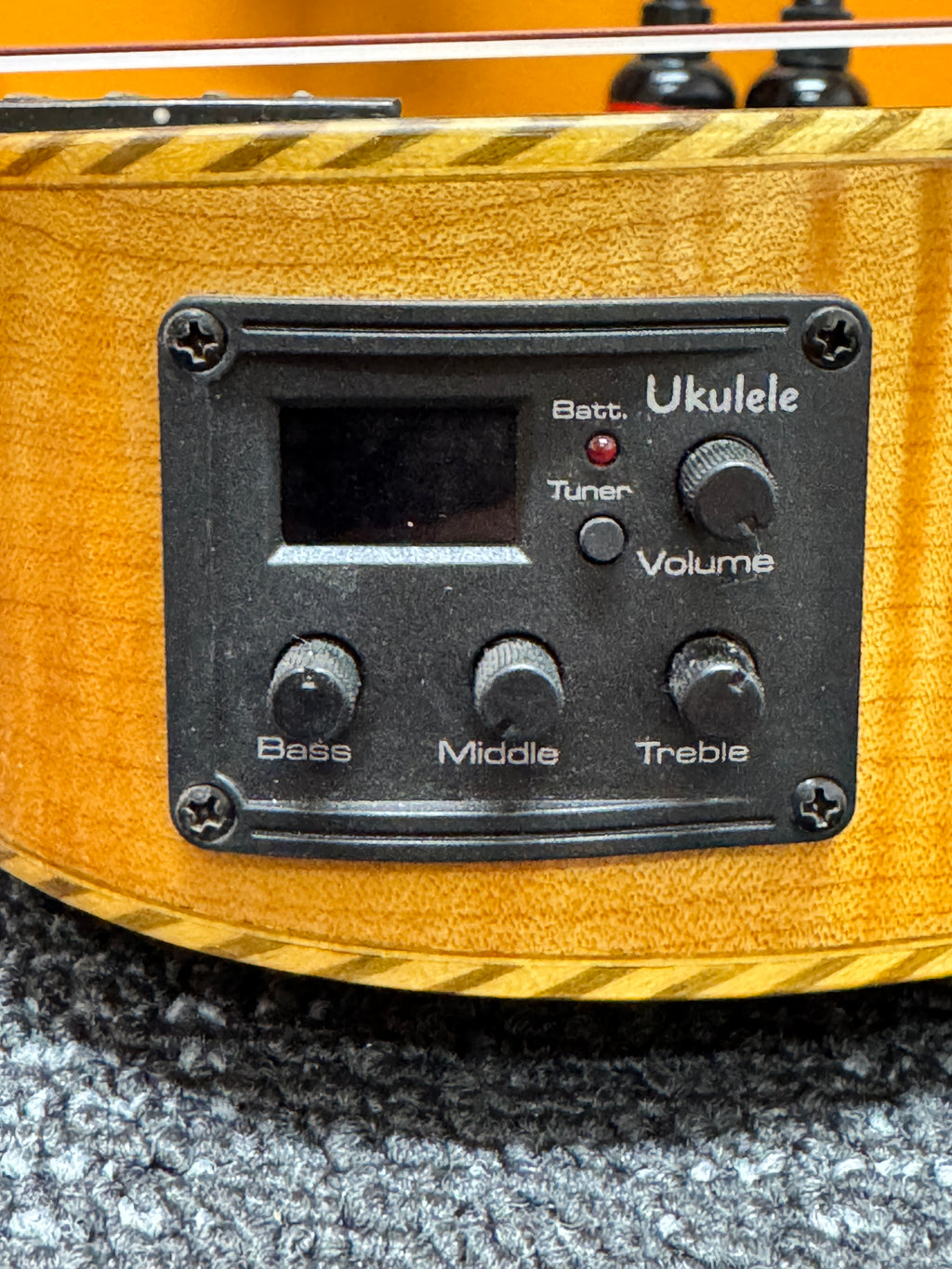 Tribute Guitars TRI-UK 10TEQ Tenor Size Ukulele - PRE-OWNED